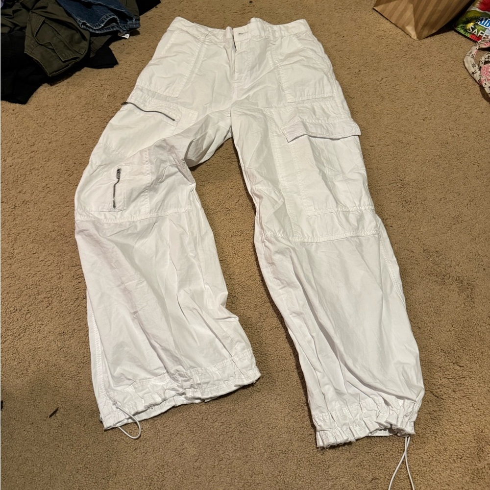 BDG (urban) white cargos
